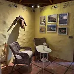 Oasis Hill Botanical Garden Lodge *
