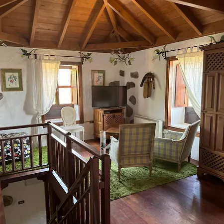 Orman Evi Oasis Hill Botanical Garden