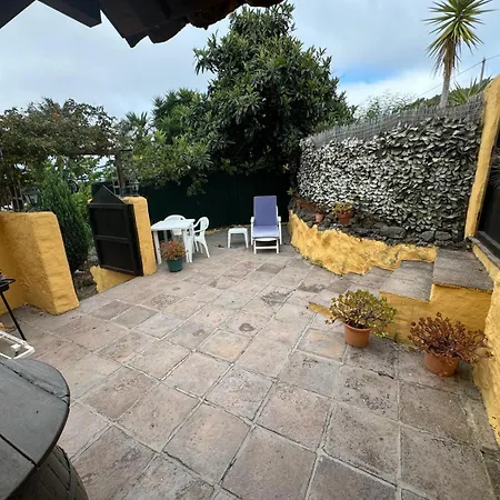 Oasis Hill Botanical Garden Orman Evi *